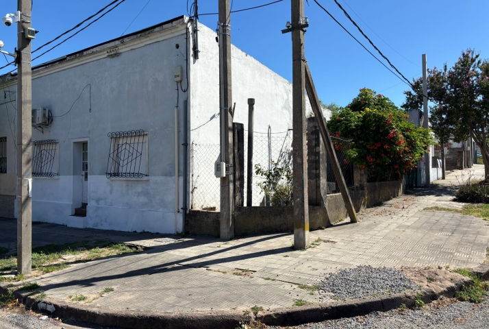 Se venden 2 viviendas, en un mismo padrón.