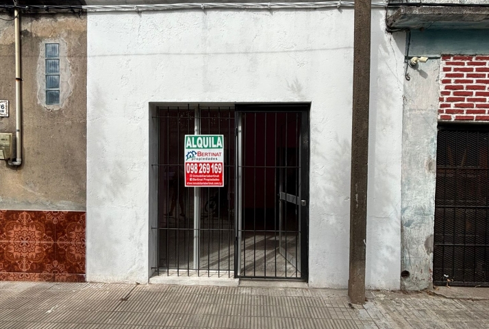 Monoambiente en calle Rincón